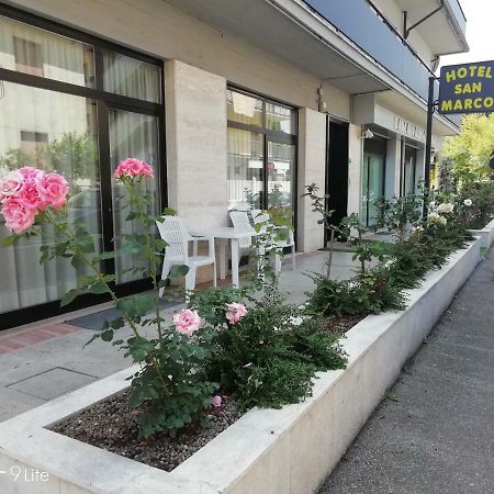 Hotel San Marco อาเรซโซ ภายนอก รูปภาพ