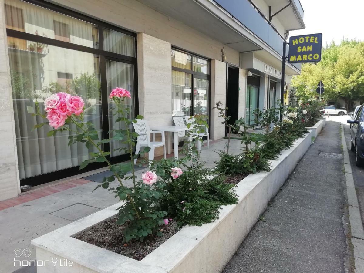 Hotel San Marco อาเรซโซ ภายนอก รูปภาพ